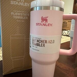 Stanley Pink Quencher H2.0 Tumbler